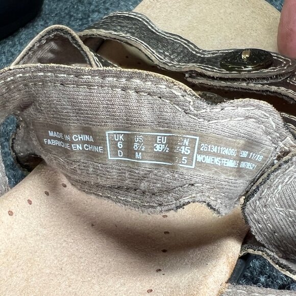 Clarks Sandals Women's Size 8.5 Bronze Leather Button Adjustable Comfort Slides - Picture 12 of 12